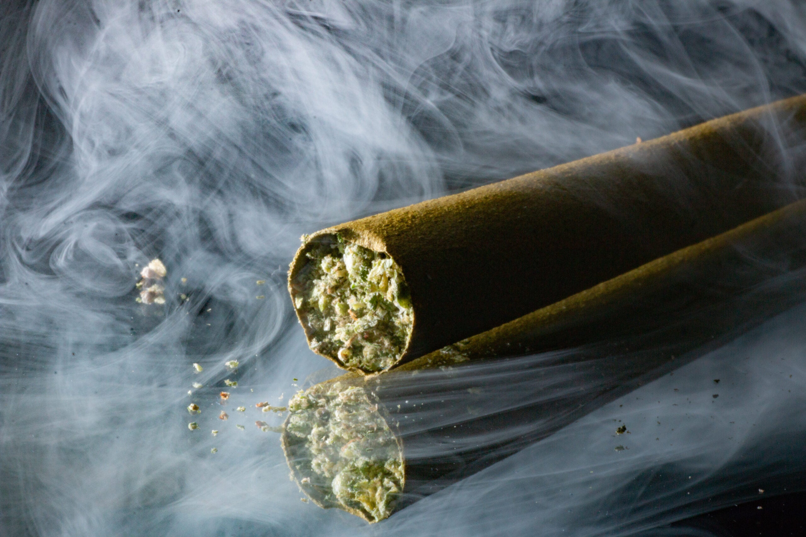 How to Smoke a Blunt Like a Pro